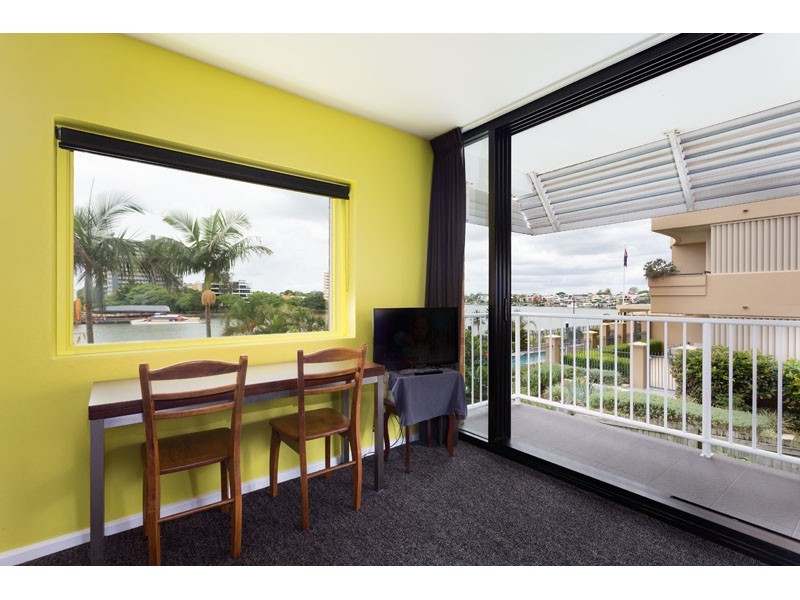64 Thorn Street, Kangaroo Point QLD 4169