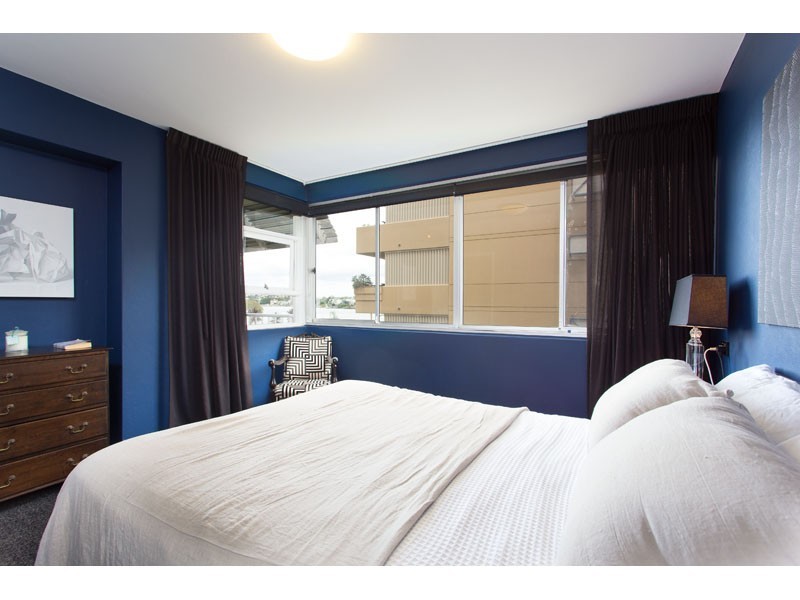 64 Thorn Street, Kangaroo Point QLD 4169