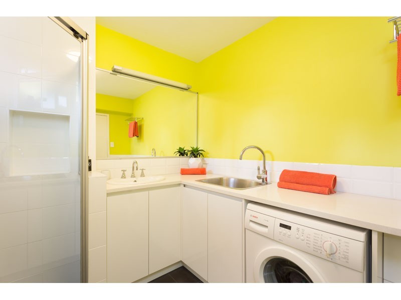 64 Thorn Street, Kangaroo Point QLD 4169