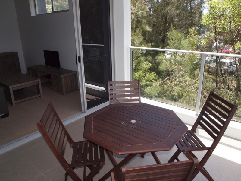 121/33 Lakefront Crescent, Varsity Lakes QLD 4227