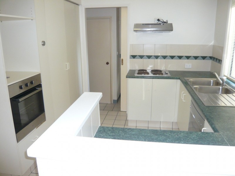 8/18 Batchworth Road, Molendinar QLD 4214