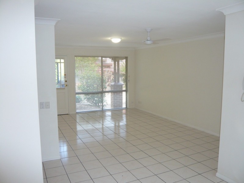 8/18 Batchworth Road, Molendinar QLD 4214