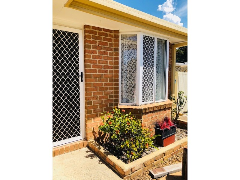 2/5 Kenny Drive, Labrador QLD 4215