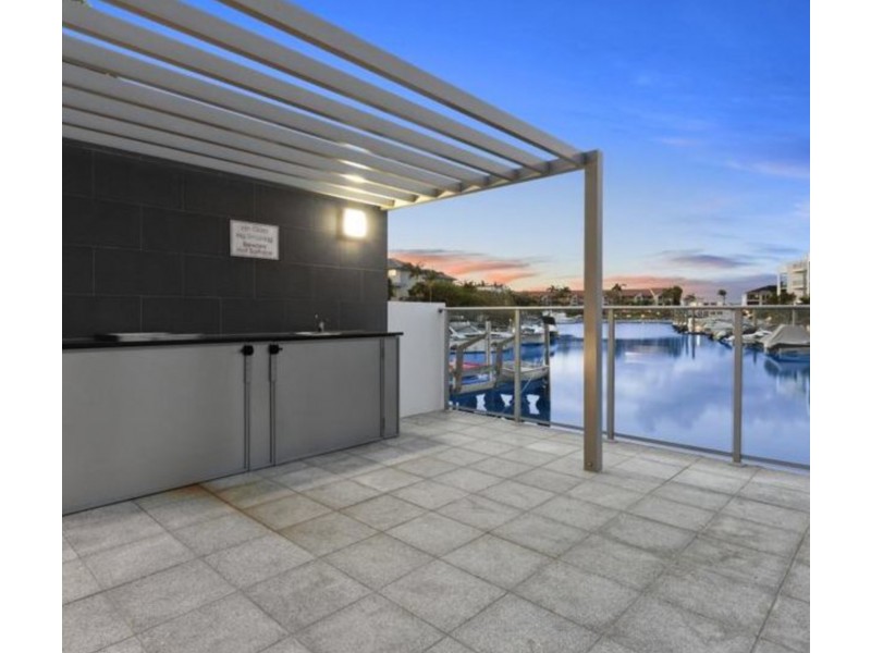 33-37 Madang Cres, Runaway Bay QLD 4216
