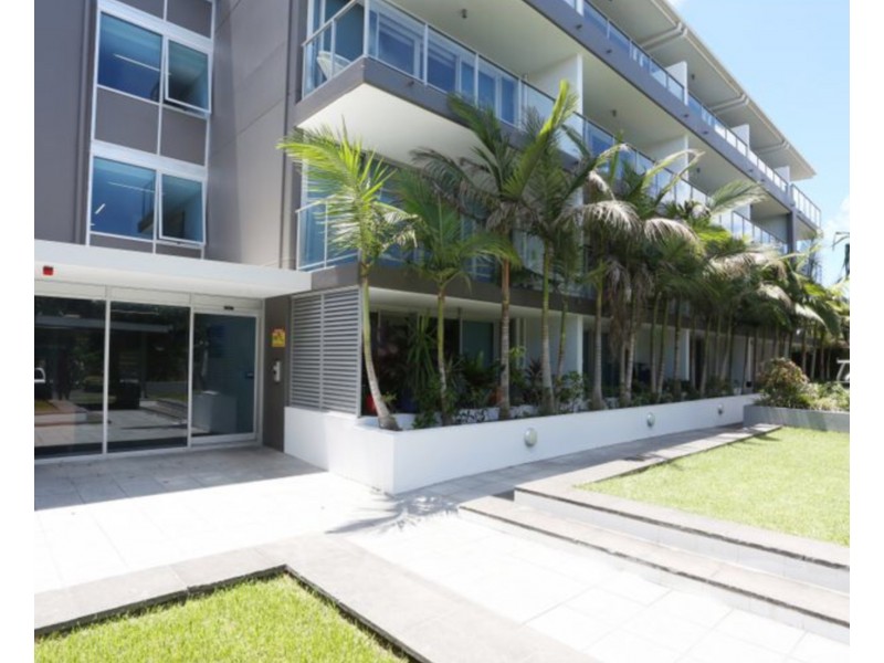 33-37 Madang Cres, Runaway Bay QLD 4216