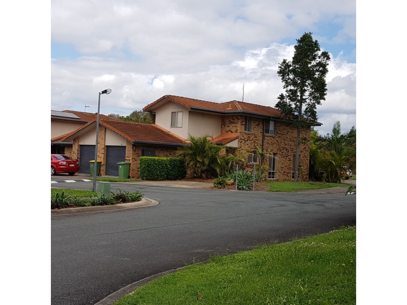 Townhouse @ 11 Waterford court, Bundall QLD 4217