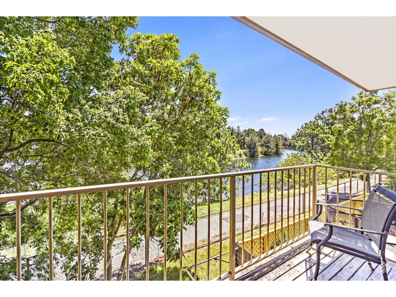 Townhouse @ 11 Waterford Court, Bundall QLD 4217