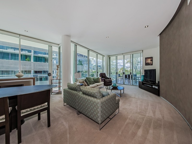 205 Coronation Drive, Milton QLD 4064