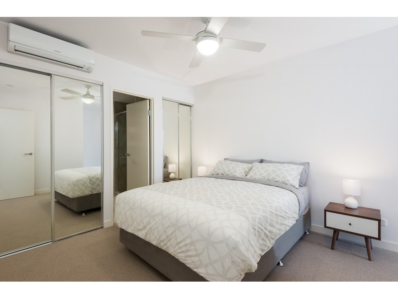 70 Carl Street, Woolloongabba QLD 4102