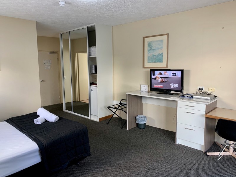 2007 GOLD COAST HWY, Miami QLD 4220