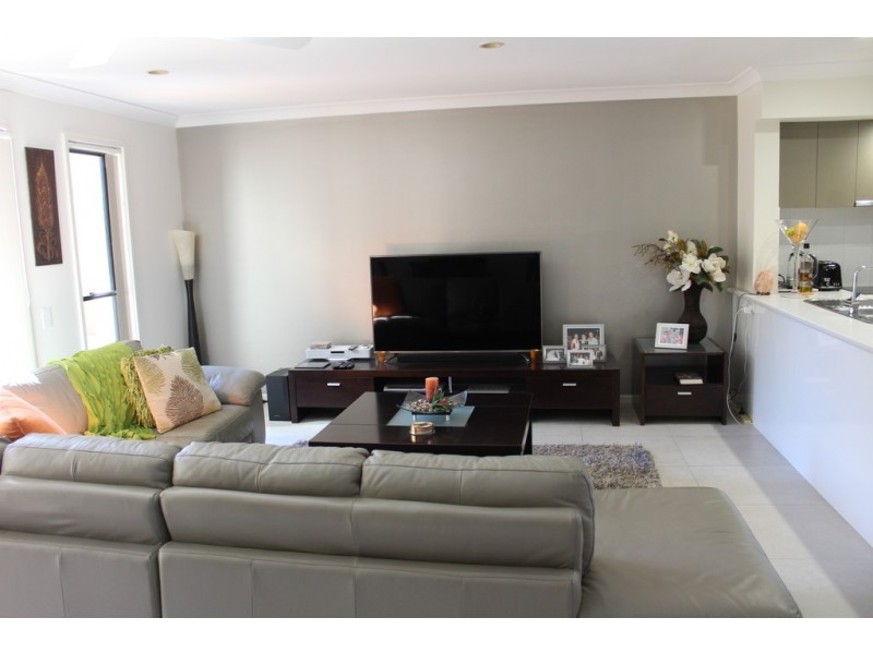 1/23 Santa Barbara Street, Hope Island QLD 4212