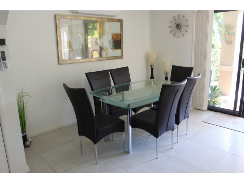 1/23 Santa Barbara Street, Hope Island QLD 4212