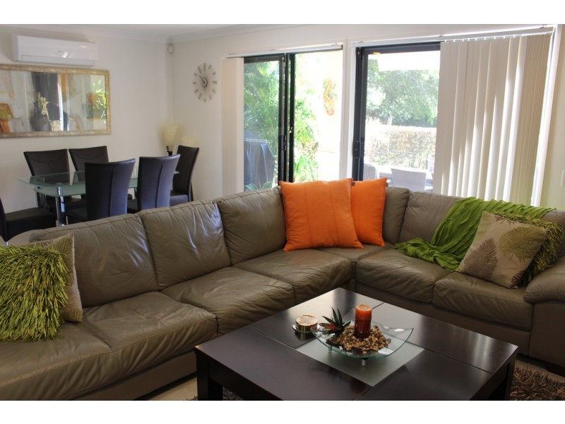 1/23 Santa Barbara Street, Hope Island QLD 4212