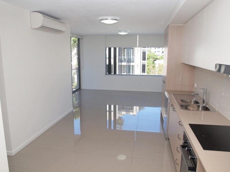 22 Lather Street, Southport QLD 4215