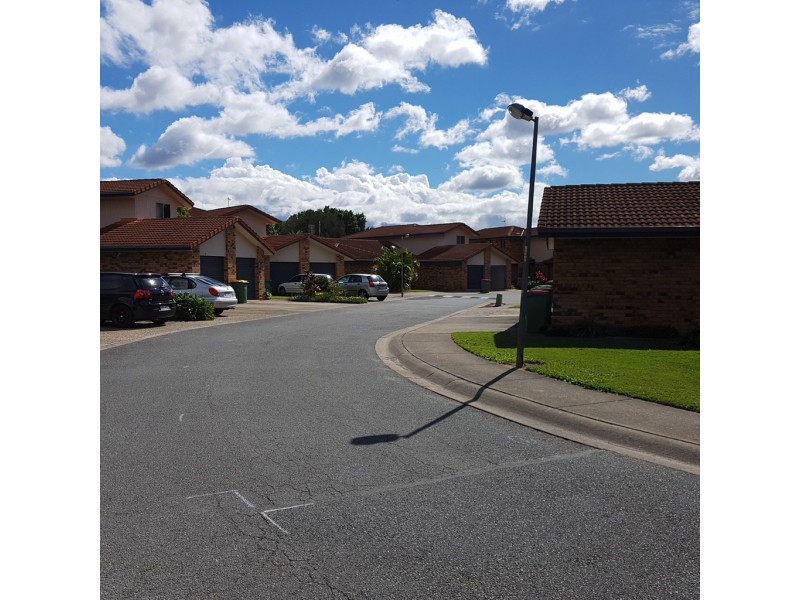 Vacant @ 11 Waterford, Bundall QLD 4217