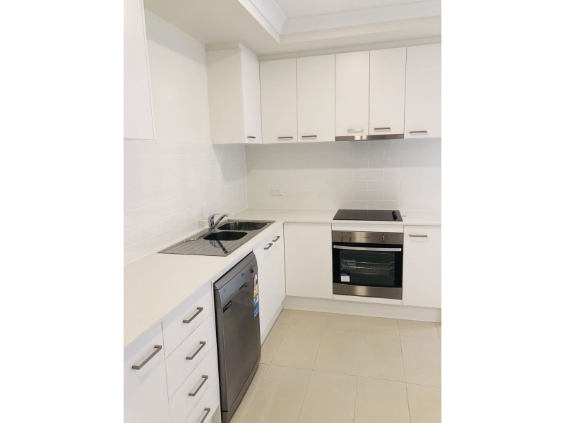 2/16 Sandy Close, Browns Plains QLD 4118