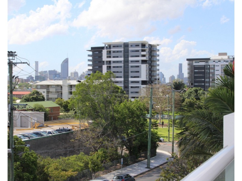 70-74 Carl Street, Woolloongabba QLD 4102