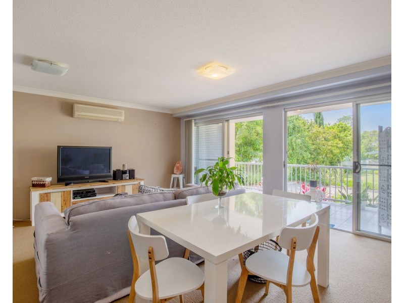 2/22 Oleander Avenue, Biggera Waters QLD 4216