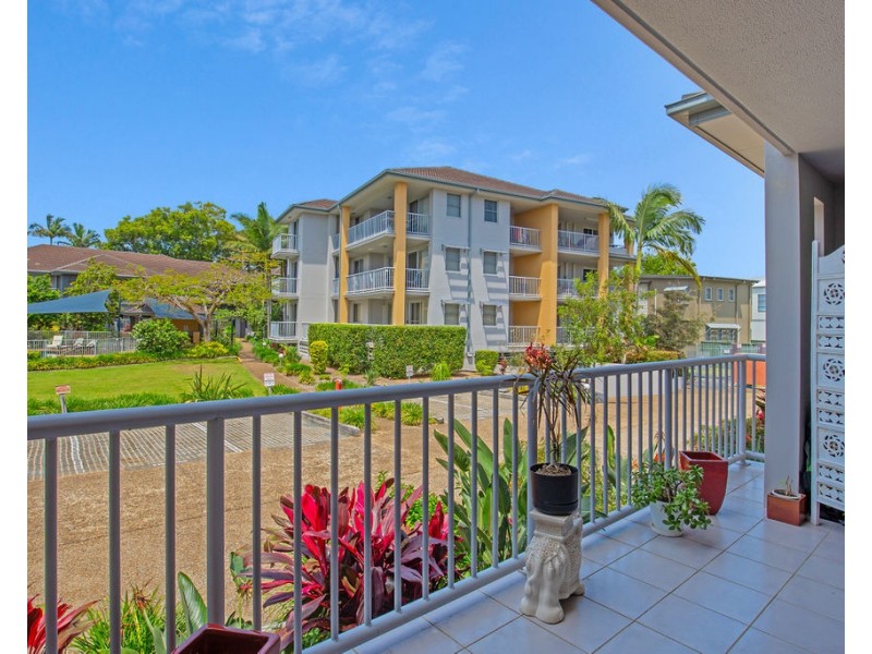 2/22 Oleander Avenue, Biggera Waters QLD 4216