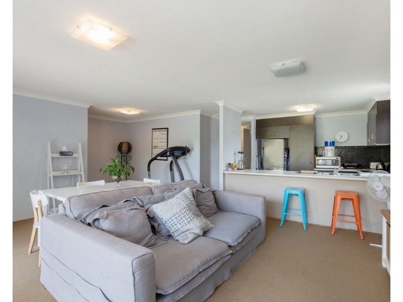 2/22 Oleander Avenue, Biggera Waters QLD 4216