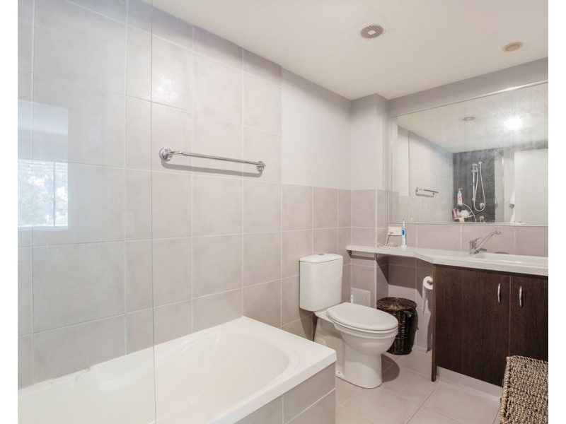 2/22 Oleander Avenue, Biggera Waters QLD 4216