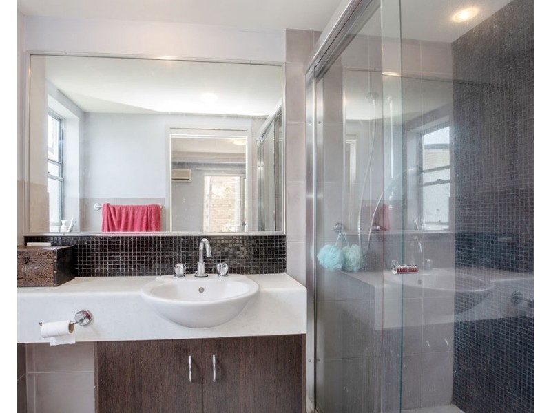 2/22 Oleander Avenue, Biggera Waters QLD 4216