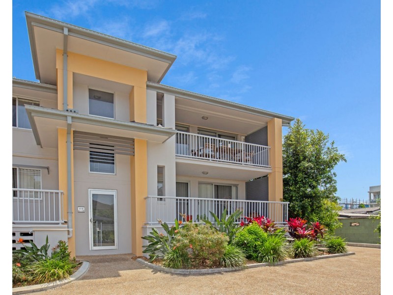 2/22 Oleander Avenue, Biggera Waters QLD 4216