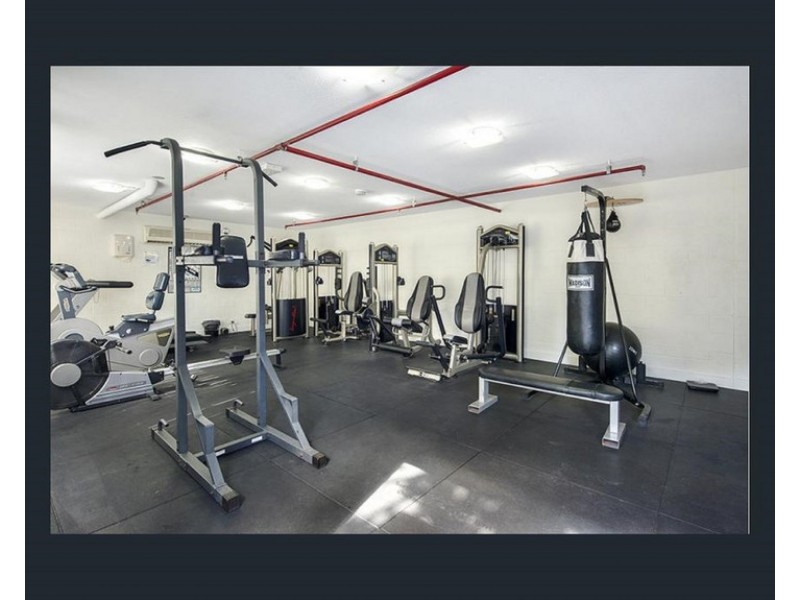 2/22 Oleander Avenue, Biggera Waters QLD 4216