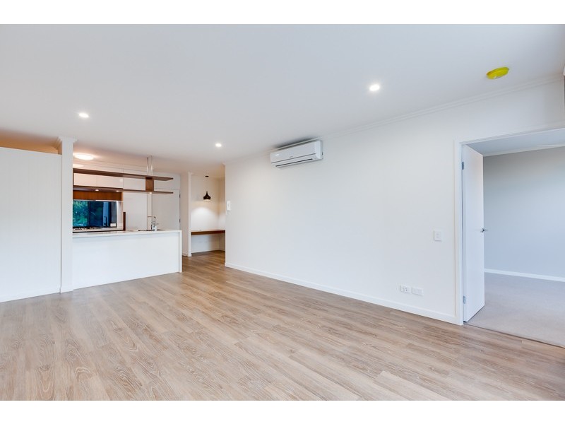 390 Simpsons Rd, Bardon QLD 4065