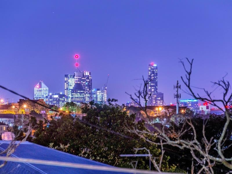 70 Carl Street, Woolloongabba QLD 4102