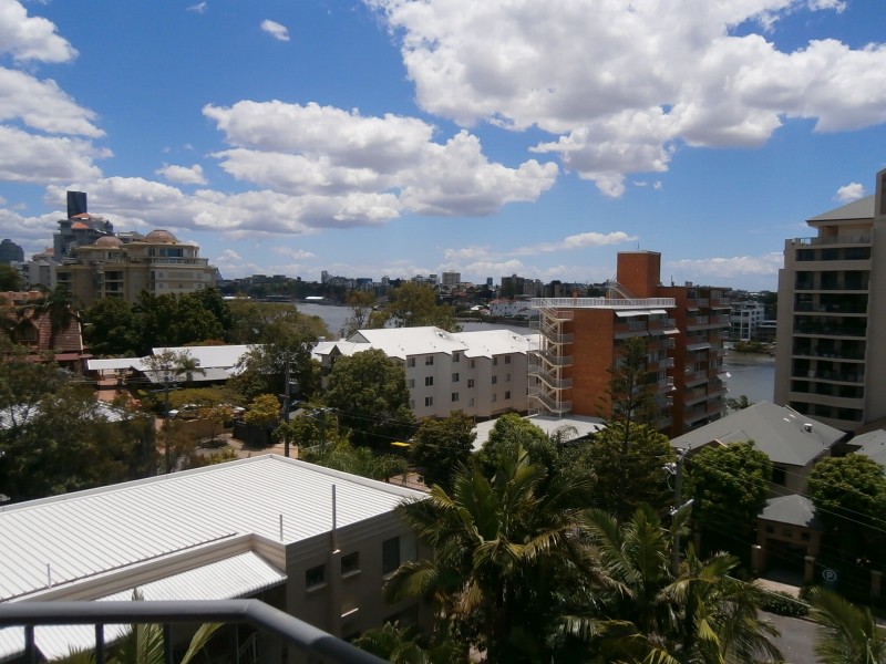 55 Thorn Street, Kangaroo Point QLD 4169