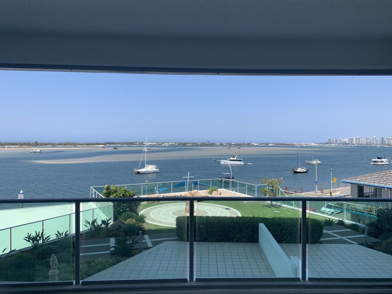 300 Marine Parade, Labrador QLD 4215