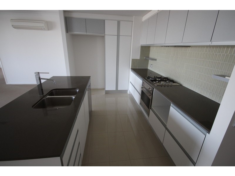 Carrara QLD 4211