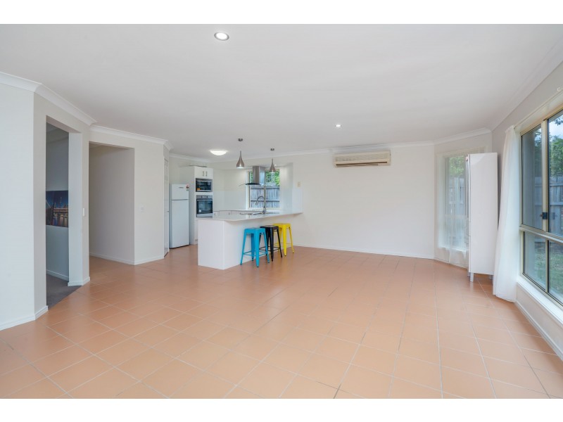 41 Desert Falls Crescent, Parkwood QLD 4214