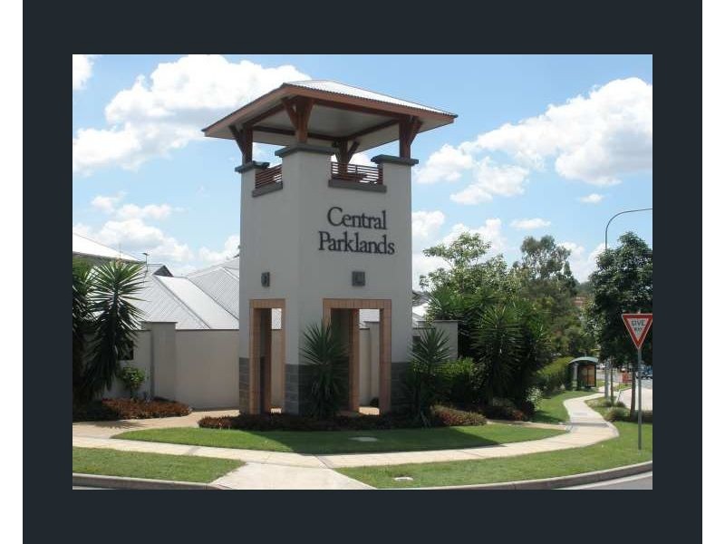 72 Greenway Cct, Mount Ommaney QLD 4074