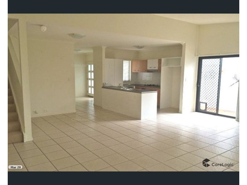 72 Greenway Cct, Mount Ommaney QLD 4074