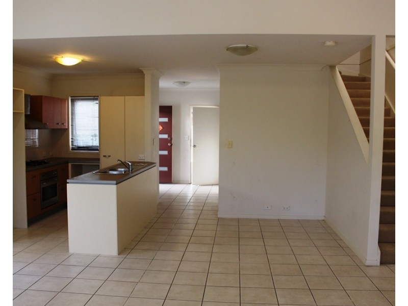 72 Greenway Cct, Mount Ommaney QLD 4074