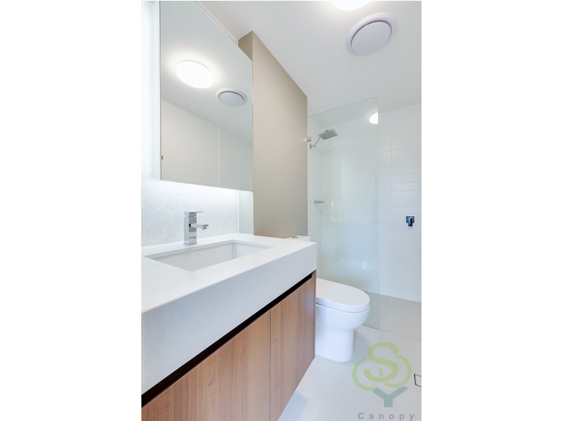 390 Simpsons Rd, Bardon QLD 4065