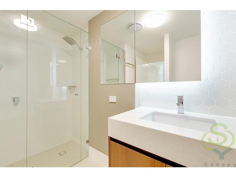 390 Simpsons Rd, Bardon QLD 4065