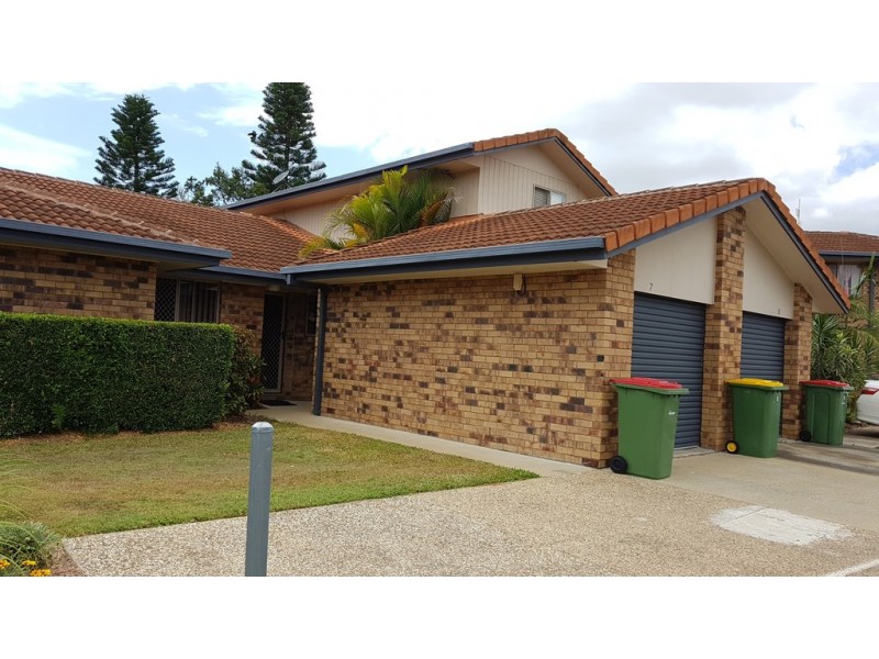 villa @ 11 Waterford Court, Bundall QLD 4217