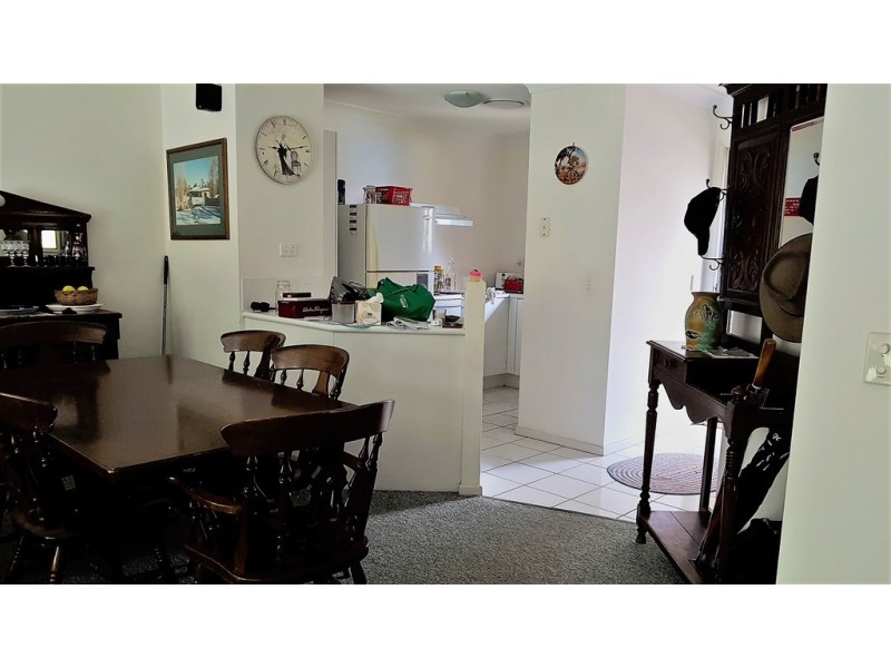 villa @ 11 Waterford Court, Bundall QLD 4217