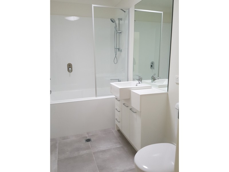 20 Eminence Lane, Bridgeman Downs QLD 4035