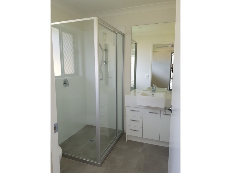 20 Eminence Lane, Bridgeman Downs QLD 4035