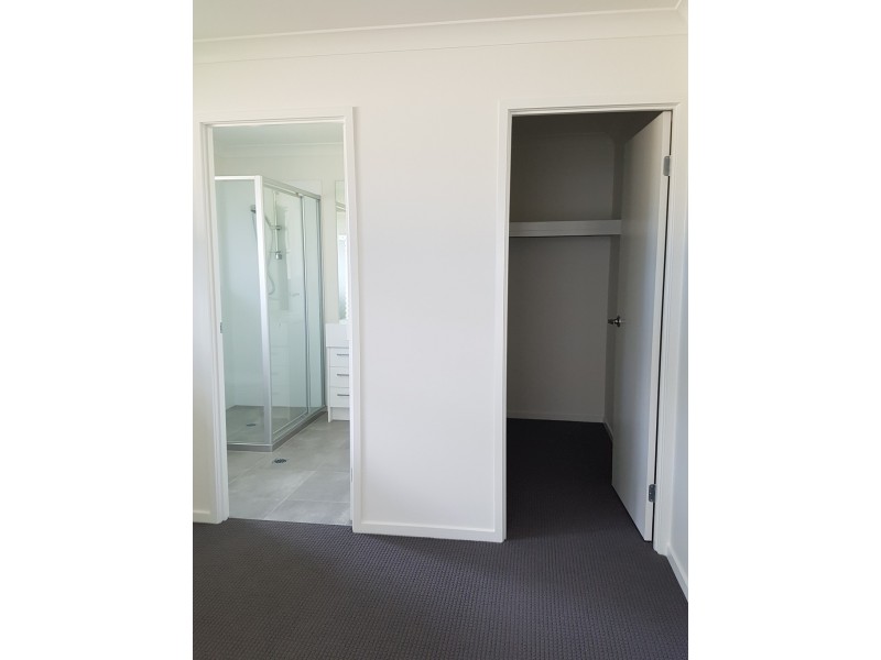 20 Eminence Lane, Bridgeman Downs QLD 4035