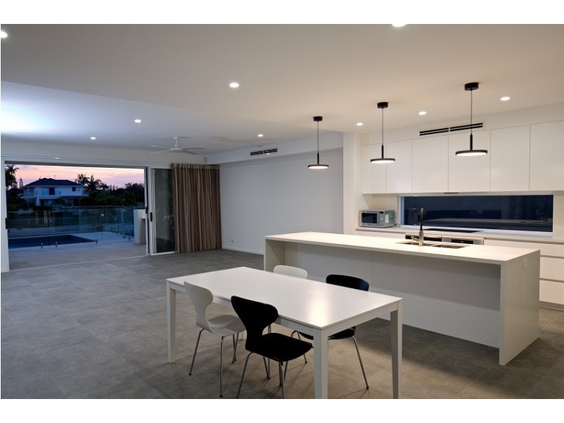 72 Lakeview Boulevard, Mermaid Waters QLD 4218