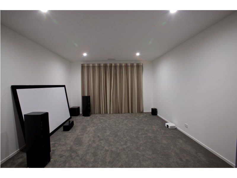 72 Lakeview Boulevard, Mermaid Waters QLD 4218