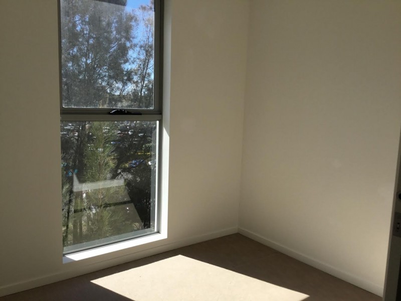 141/33 Lakefront Crescent, Varsity Lakes QLD 4227