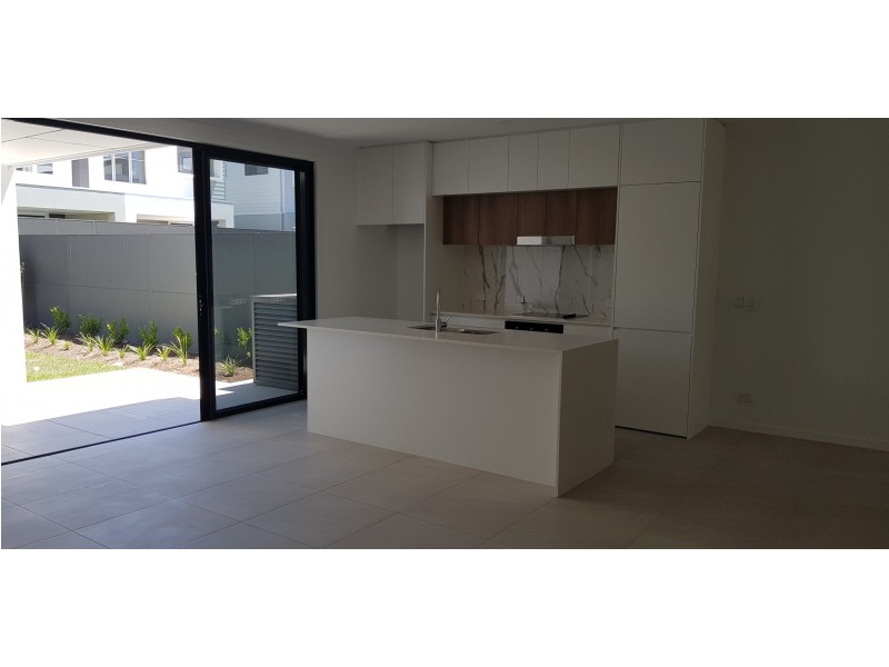 99 Evergreen View, Robina QLD 4226