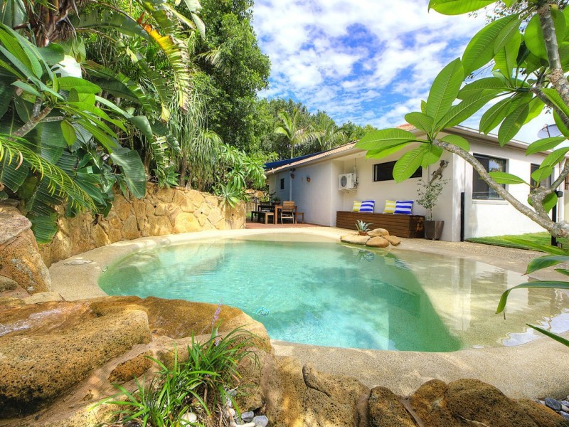 8 Comet Drive, Sunrise Beach QLD 4567