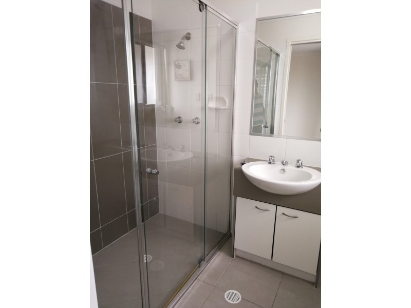 1 McAuley Parade, Pacific Pines QLD 4211